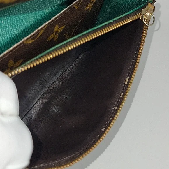 LOUIS VUITTON Emilie Monogram Wallet - Picture 5 of 10